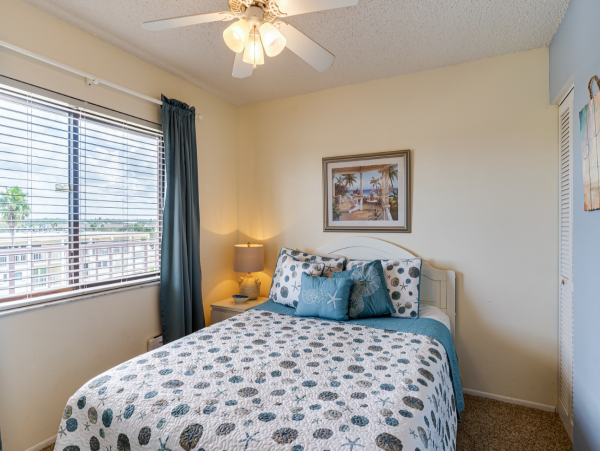 Ocean Front 3 Bedroom Condo Sleeps 6 Guests
