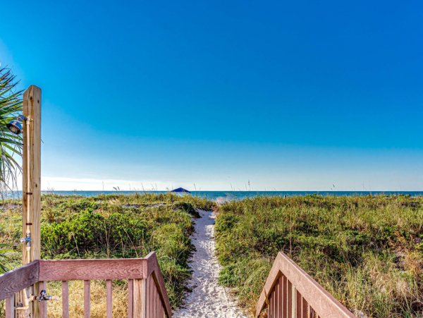 Ocean Front 3 Bedroom Condo Sleeps 6 Guests