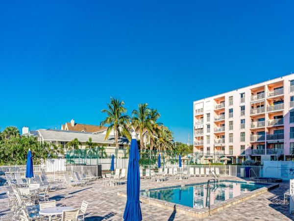 Indian Rocks Three Bedroom Gulf Front Vacation Condo