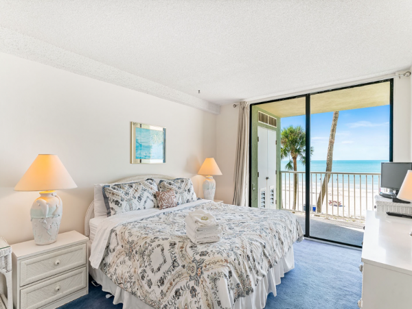 Indian Shores 3 Bedroom Vacation Condo Right on the Beach Great Views