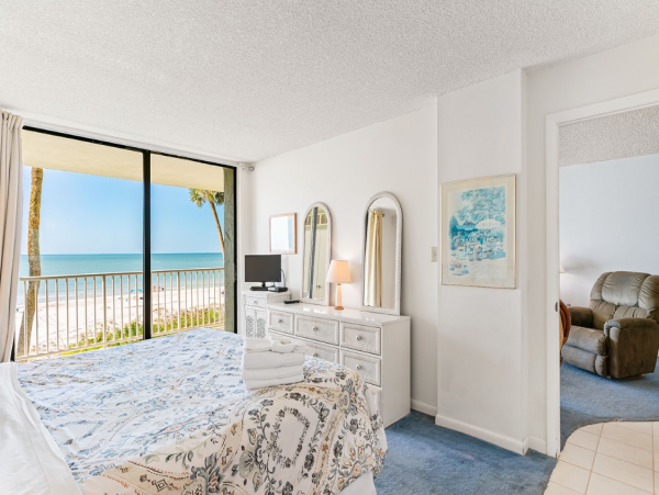 Indian Shores 3 Bedroom Vacation Condo Right on the Beach Great Views