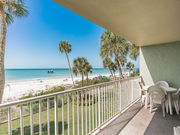 Indian Shores 3 Bedroom Vacation Condo Right on the Beach Great Views