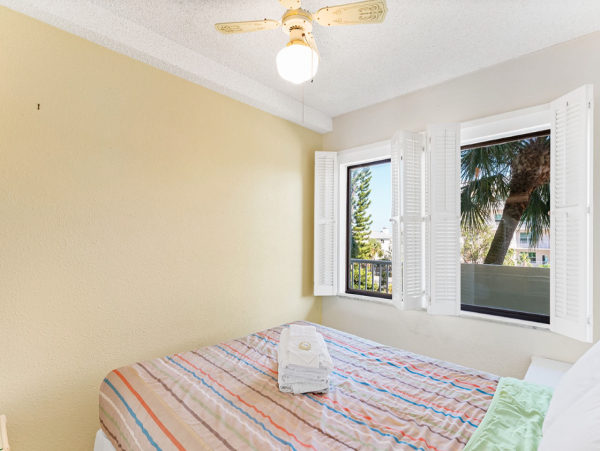 Indian Shores 3 Bedroom Vacation Condo Right on the Beach Great Views