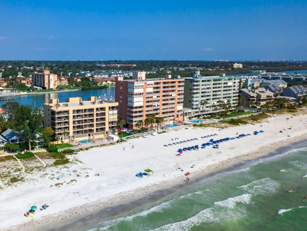 Indian Shores 3 Bedroom Vacation Condo Right on the Beach Great Views