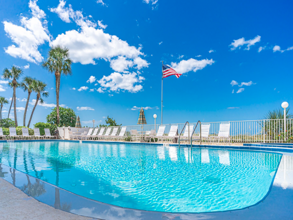 Indian Shores 3 Bedroom Vacation Condo Right on the Beach Great Views