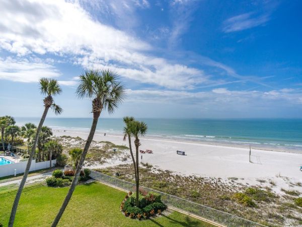 Relax in a Luxurious Vacation Rental in Indian Shores