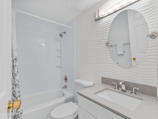Completely Remodeled Vacation Condo Three Bedroom Gulf Front