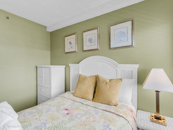 Completely Remodeled Vacation Condo Three Bedroom Gulf Front