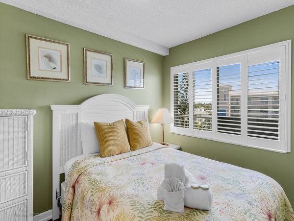 Completely Remodeled Vacation Condo Three Bedroom Gulf Front