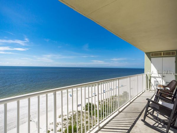 Three bedroom Modern Gulf Front Vacation Condo
