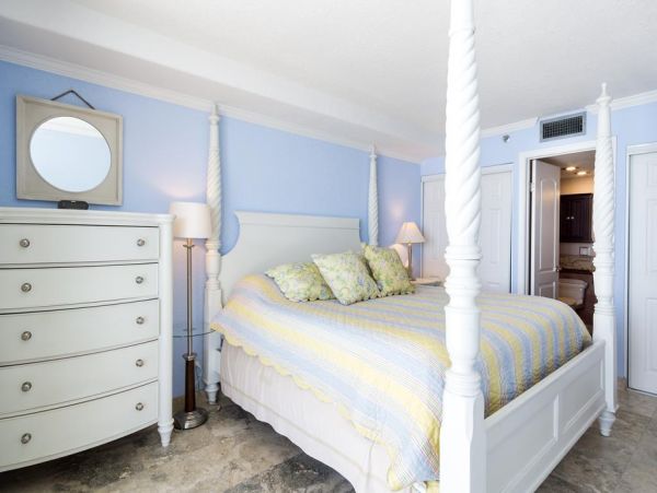 Three bedroom Modern Gulf Front Vacation Condo