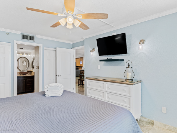 Three bedroom Modern Gulf Front Vacation Condo