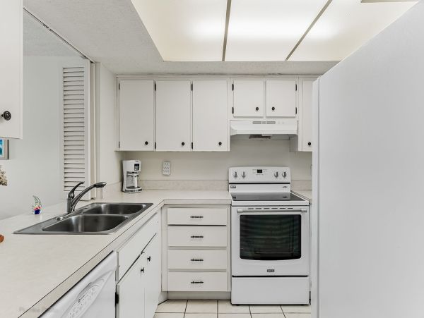 Indian Shores Gulf Front Three Bedroom Vacation Condo