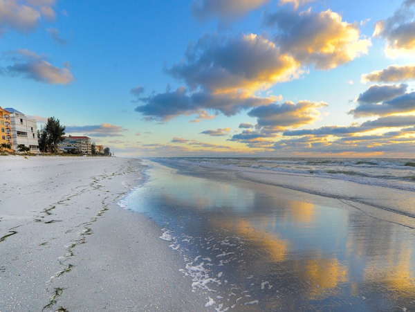 Lovely Beach-Front 3 Bedroom Condo in Indian Shores