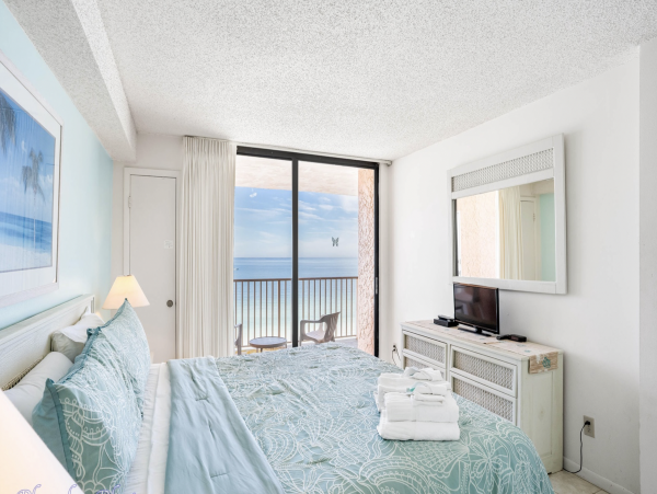 Lovely Vacation Getaway with Full Ocean Views