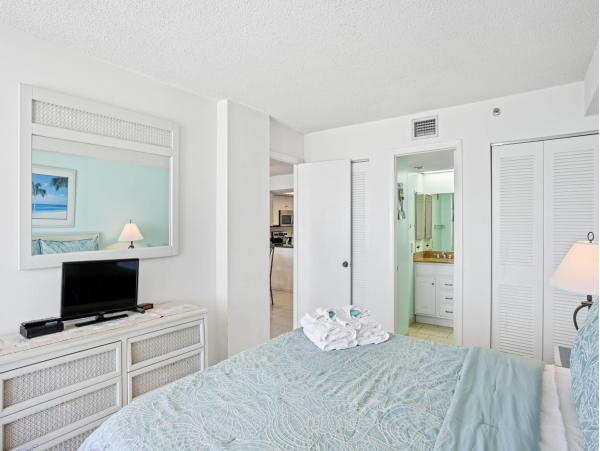 Lovely Vacation Getaway with Full Ocean Views