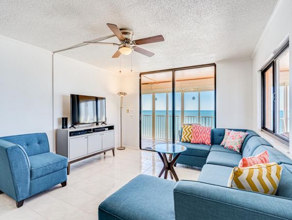 Gulf Front Corner Unit with 3 Bedrooms in Indian Shores