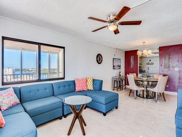 Gulf Front Corner Unit with 3 Bedrooms in Indian Shores