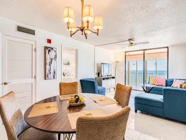 Gulf Front Corner Unit with 3 Bedrooms in Indian Shores