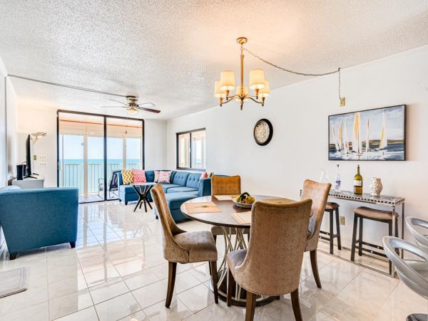Gulf Front Corner Unit with 3 Bedrooms in Indian Shores