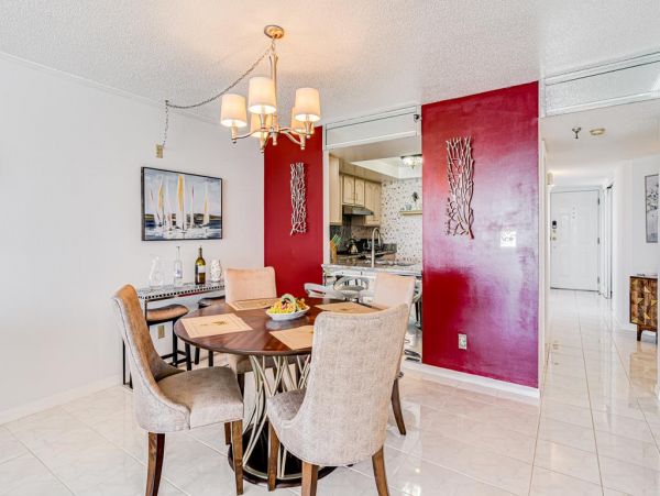 Gulf Front Corner Unit with 3 Bedrooms in Indian Shores