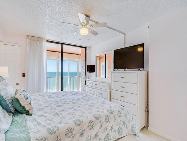 Gulf Front Corner Unit with 3 Bedrooms in Indian Shores