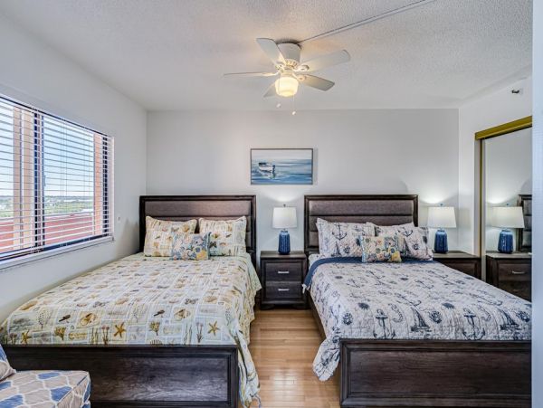 Gulf Front Corner Unit with 3 Bedrooms in Indian Shores