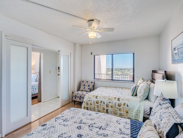 Gulf Front Corner Unit with 3 Bedrooms in Indian Shores