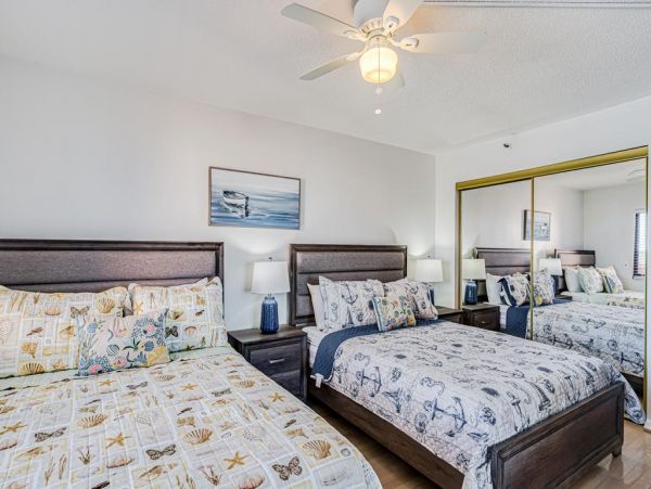Gulf Front Corner Unit with 3 Bedrooms in Indian Shores