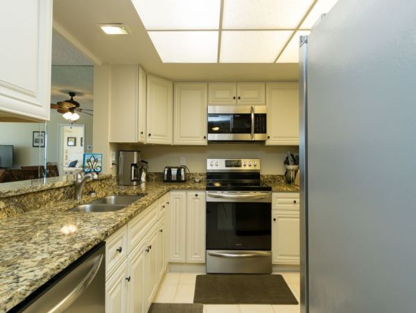 Lovely 3 Bedroom Vacation Condo with Full Ocean View