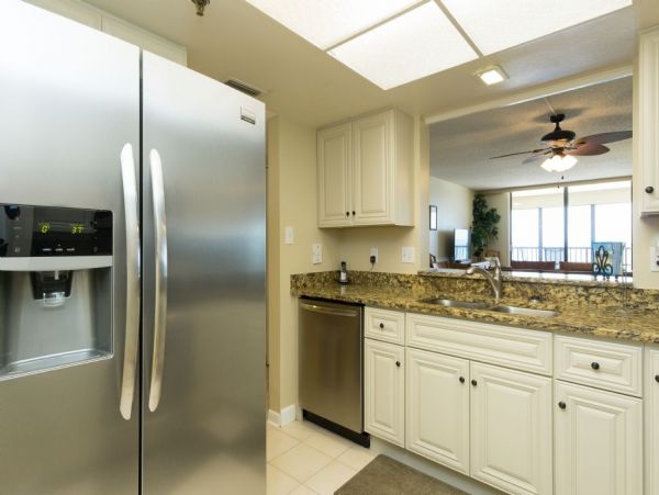 Lovely 3 Bedroom Vacation Condo with Full Ocean View