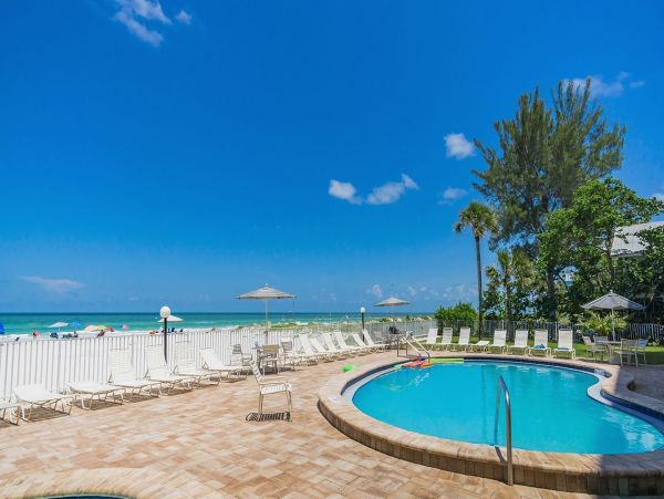 Lovely 3 Bedroom Vacation Condo with Full Ocean View