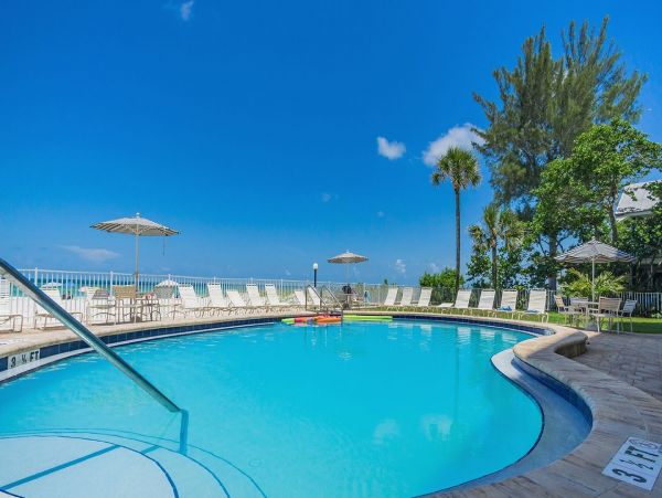 Lovely 3 Bedroom Vacation Condo with Full Ocean View