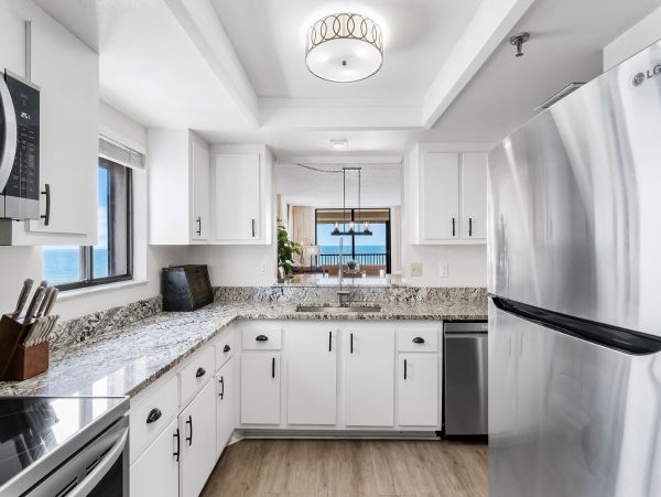 Gulf Front Vacation Rental - Family Friendly Condo with Pool & Balcony
