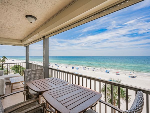 Gulf Front Vacation Rental - Family Friendly Condo with Pool & Balcony