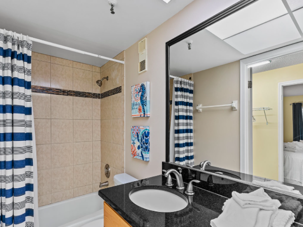 Gulf-Front Penthouse - 3 Bedroom Corner Unit with Sweeping Views