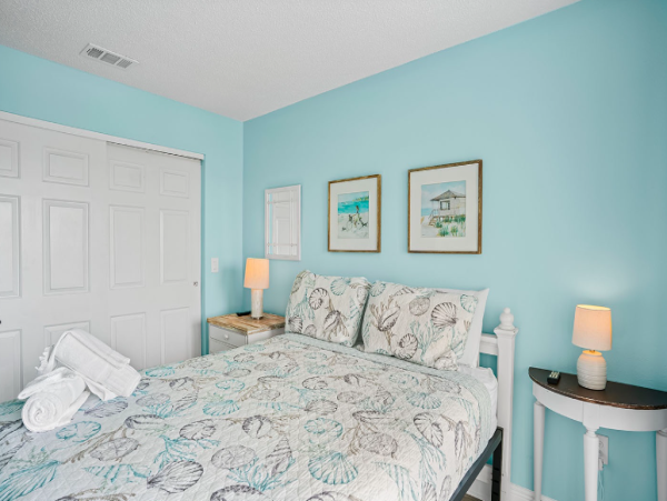 Gulf-Front Penthouse - 3 Bedroom Corner Unit with Sweeping Views