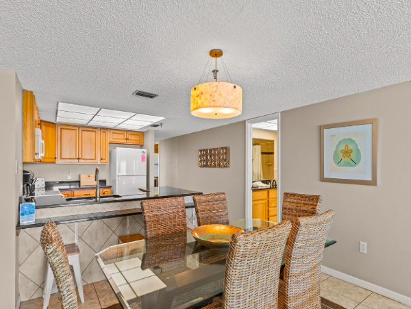 Gulf-Front Penthouse - 3 Bedroom Corner Unit with Sweeping Views