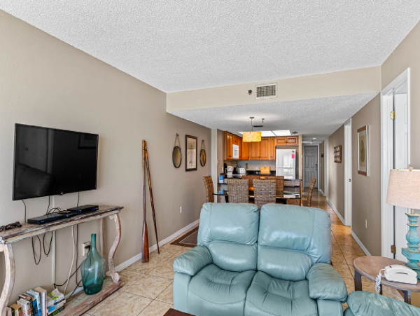 Gulf-Front Penthouse - 3 Bedroom Corner Unit with Sweeping Views