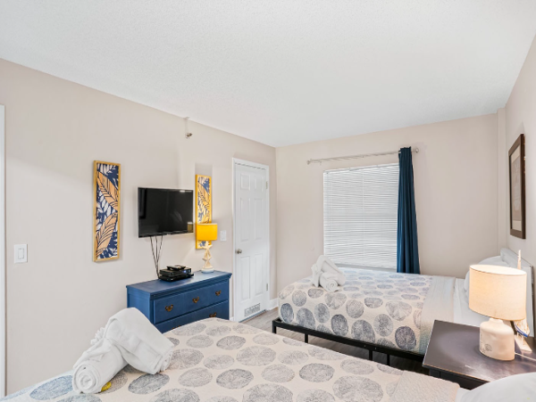 Gulf-Front Penthouse - 3 Bedroom Corner Unit with Sweeping Views