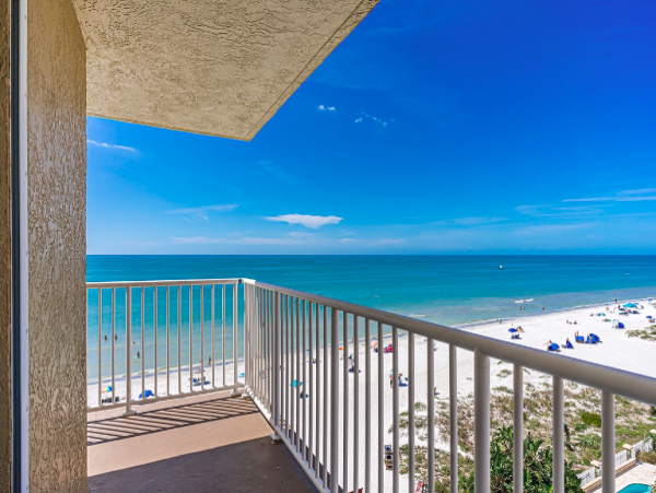 Gulf-Front Penthouse - 3 Bedroom Corner Unit with Sweeping Views