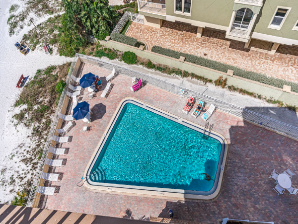 Gulf-Front Penthouse - 3 Bedroom Corner Unit with Sweeping Views