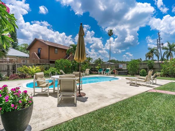 Lovely Two Bedroom Vacation Getaway in Indian Rocks Beach