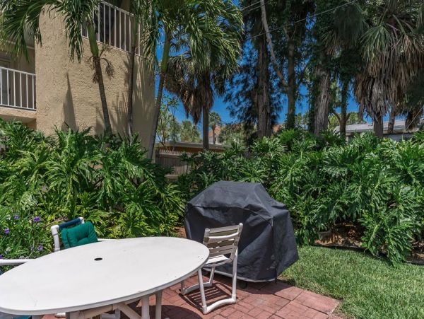 Lovely Two Bedroom Vacation Getaway in Indian Rocks Beach
