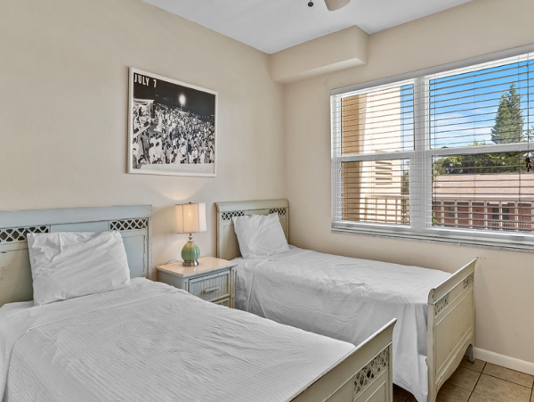 Lovely Two Bedroom Vacation Getaway in Indian Rocks Beach