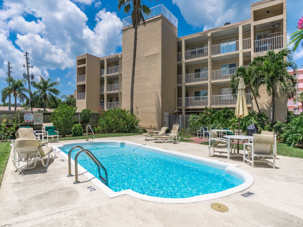 Lovely Two Bedroom Vacation Getaway in Indian Rocks Beach