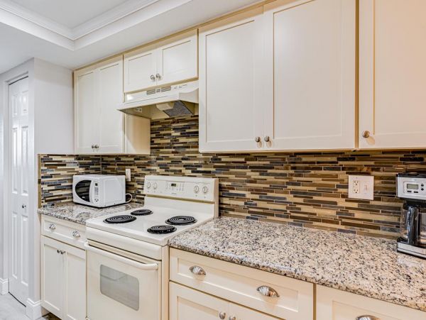 Beautiful 2 Bedroom Vacation Condo with Intracoastal Waterway View