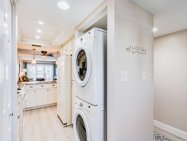 Beautiful 2 Bedroom Vacation Condo with Intracoastal Waterway View
