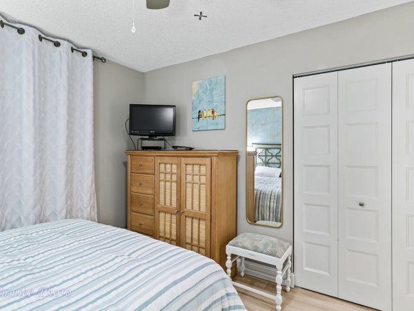 Stunning Indian Shores Vacation Condo