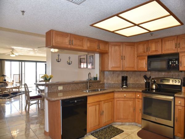 BEACHFRONT 3 BEDROOM WITH AMAZING VIEWS!